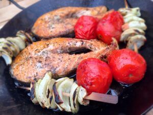 Tuna steak with vegetables. 